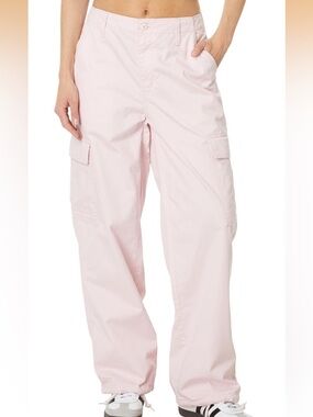 Relaxed Cargo Pants in Light Pink